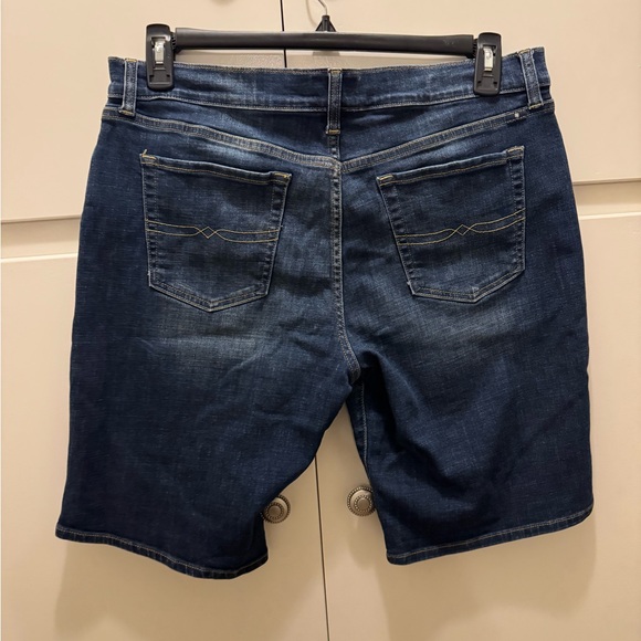 Women’s Lucky Brand The Bermuda Shorts _Size 14 - Picture 5 of 5